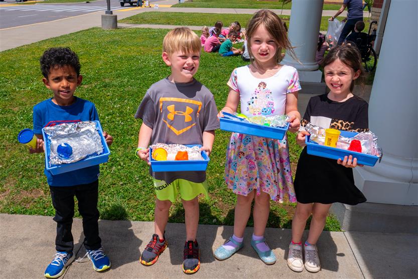 Students make volcanoes